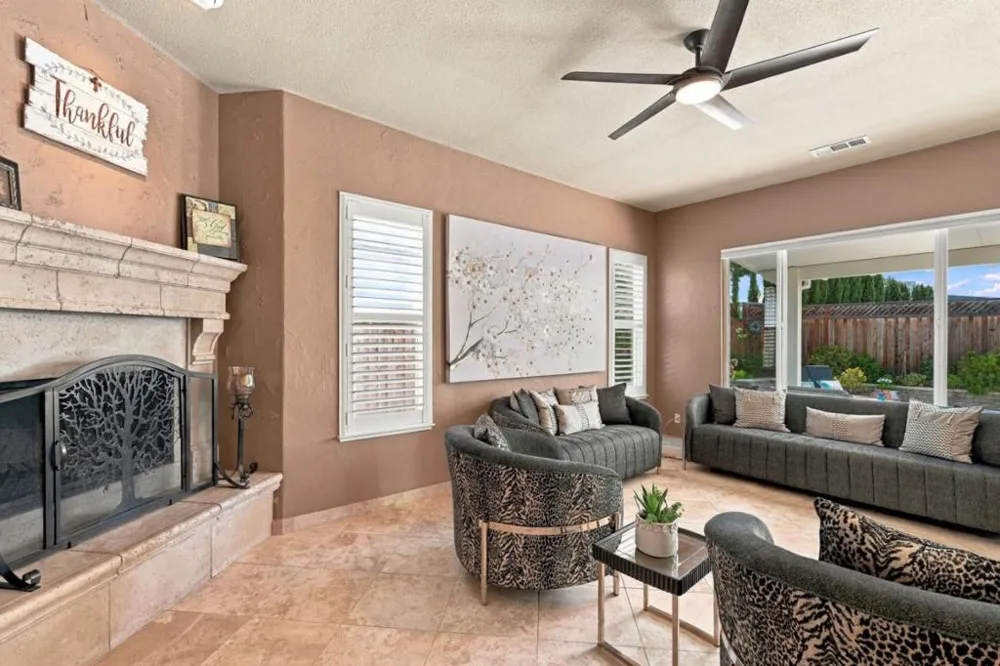 1480 Eastlake Circle Tracy, CA 95304