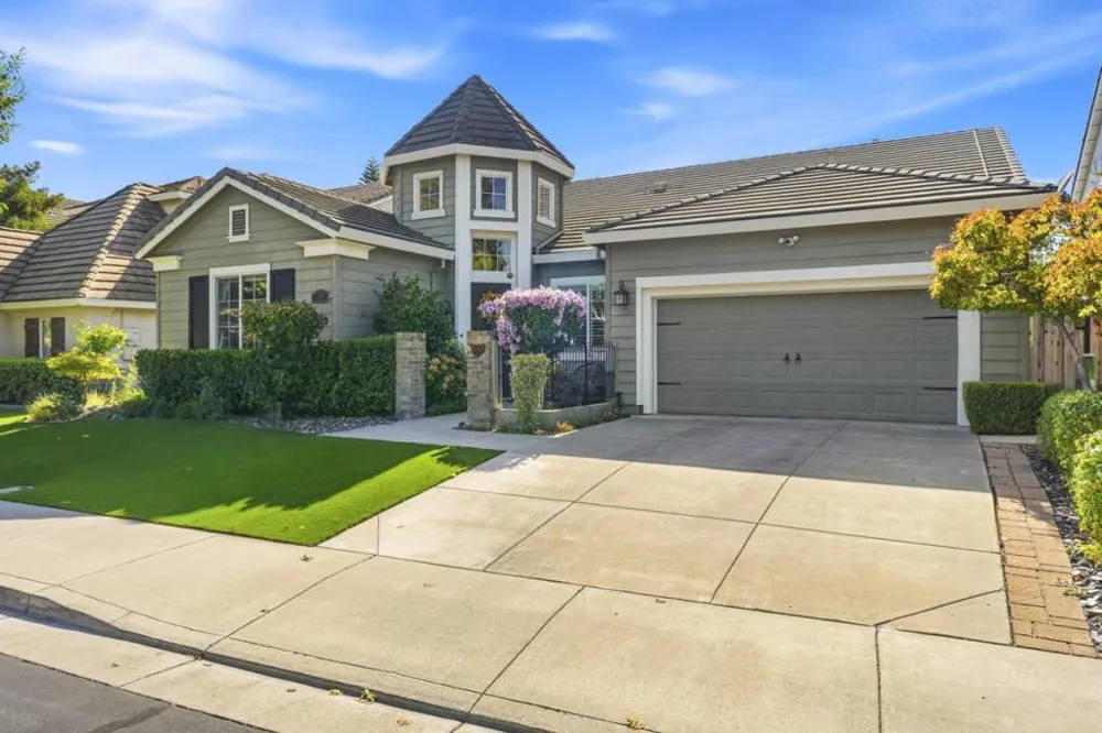 1480 Eastlake Circle Tracy, CA 95304