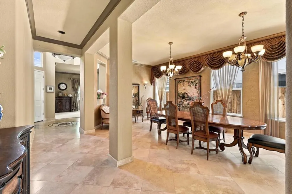 1480 Eastlake Circle Tracy, CA 95304
