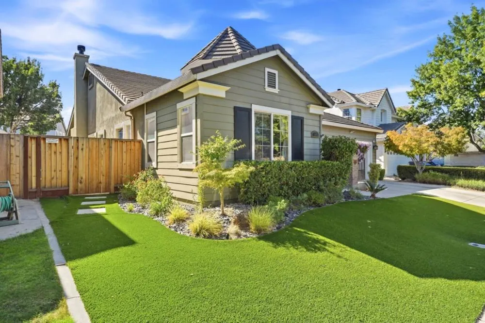 1480 Eastlake Circle Tracy, CA 95304