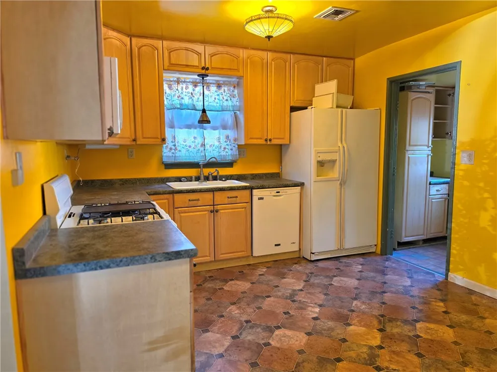 7649 Elm Street San Bernardino, CA 92410