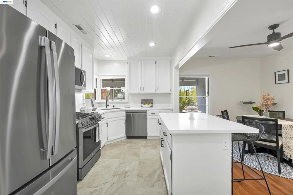 1620 East Ave Hayward, CA 94541