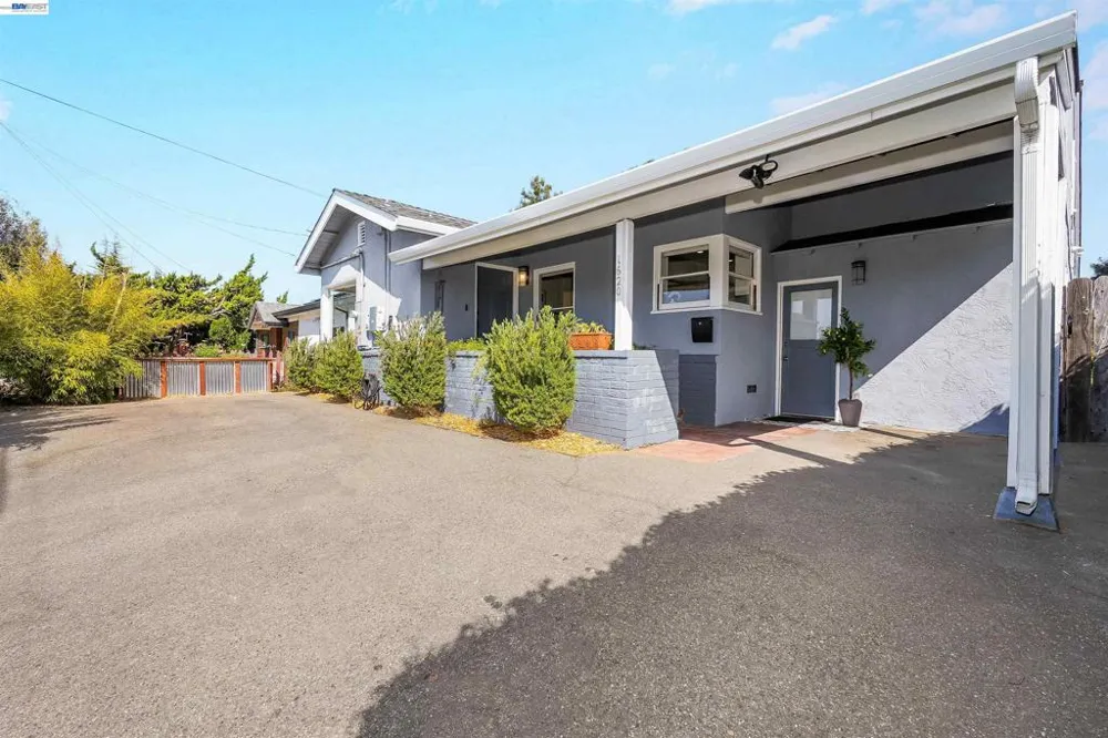 1620 East Ave Hayward, CA 94541