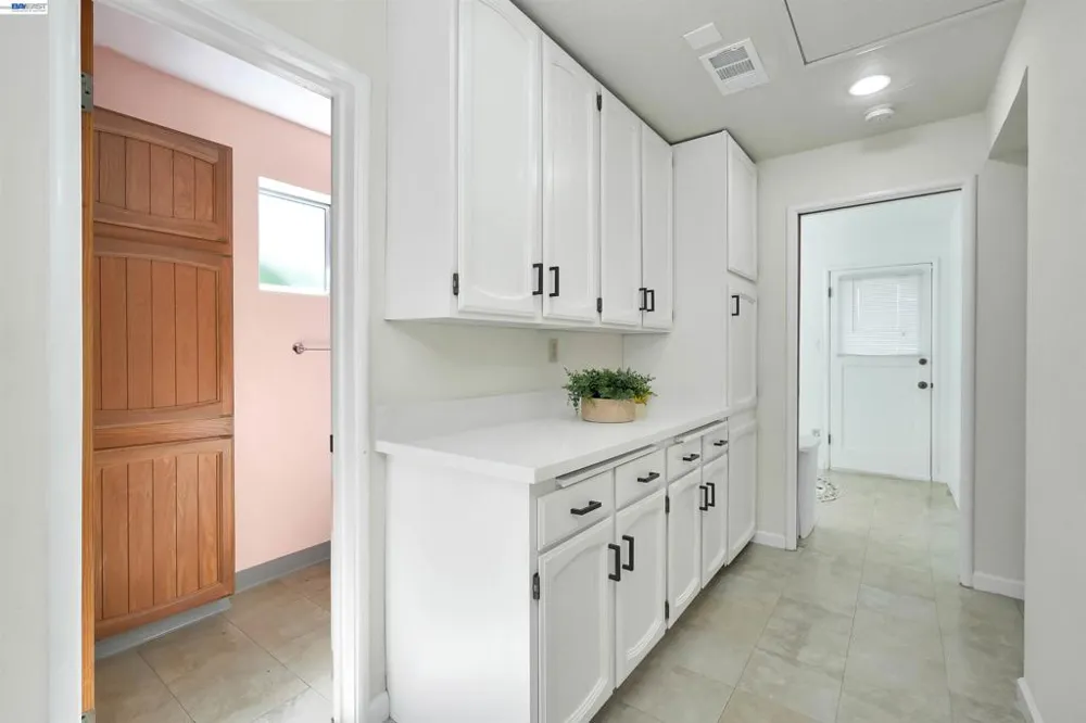 1620 East Ave Hayward, CA 94541