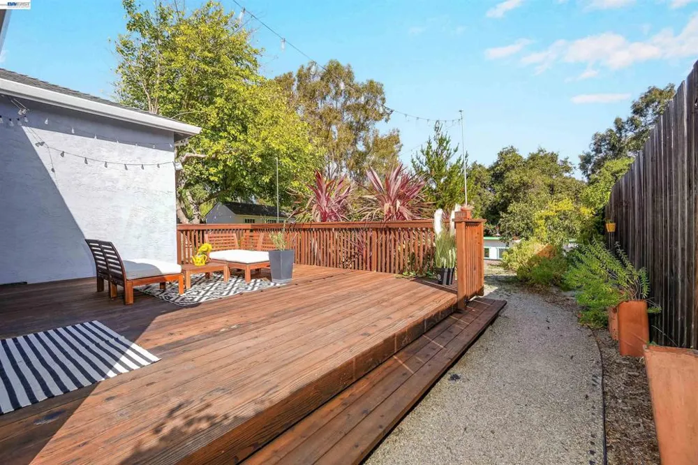 1620 East Ave Hayward, CA 94541