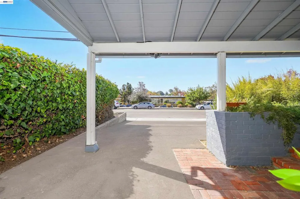 1620 East Ave Hayward, CA 94541