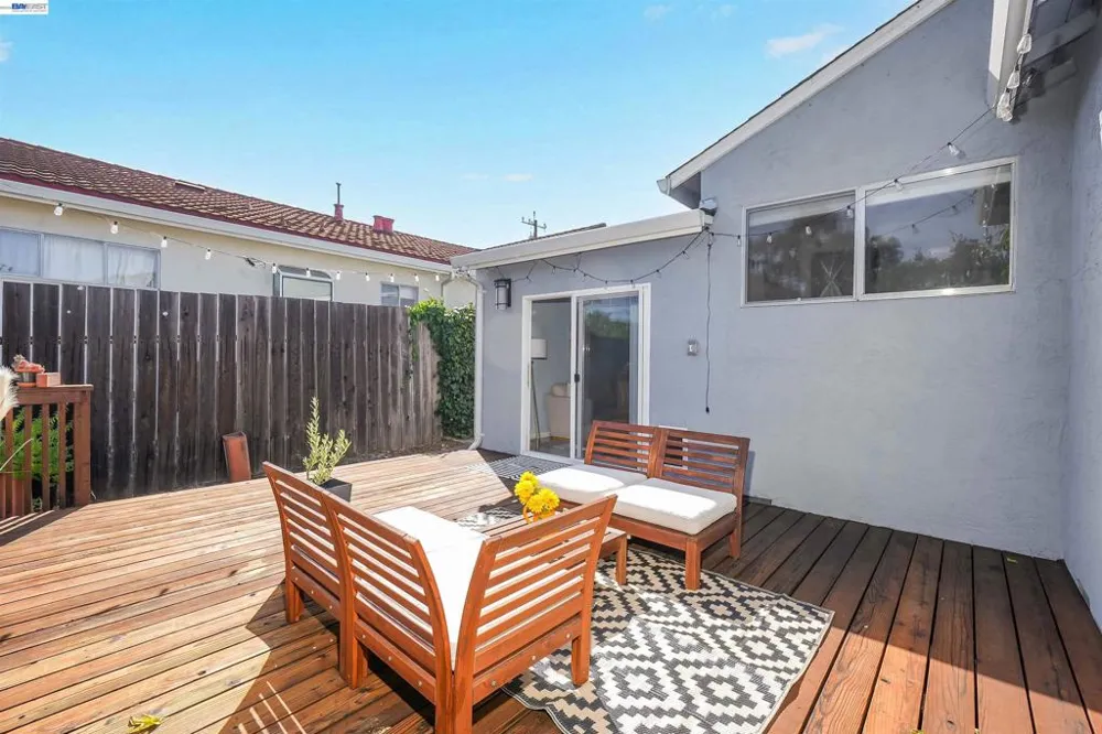 1620 East Ave Hayward, CA 94541