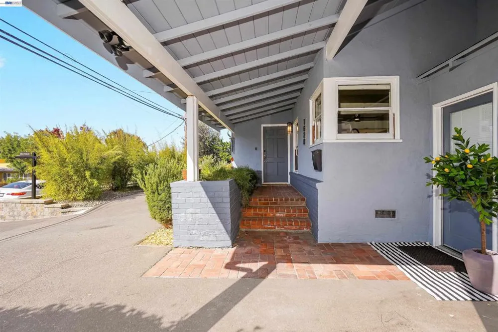 1620 East Ave Hayward, CA 94541