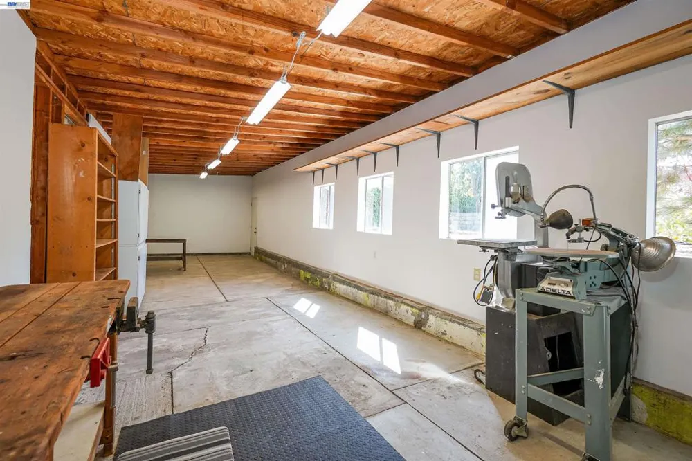 1620 East Ave Hayward, CA 94541