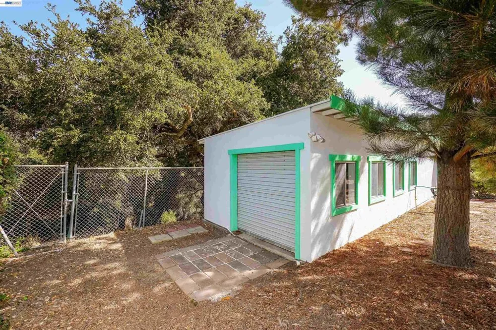 1620 East Ave Hayward, CA 94541