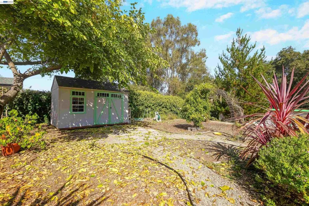1620 East Ave Hayward, CA 94541