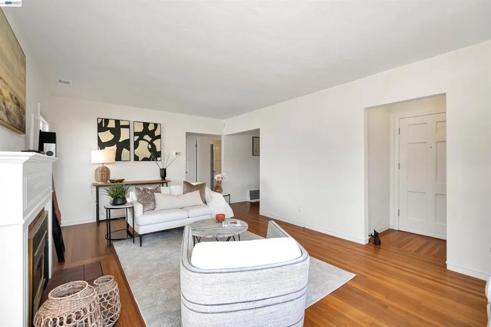 1620 East Ave Hayward, CA 94541