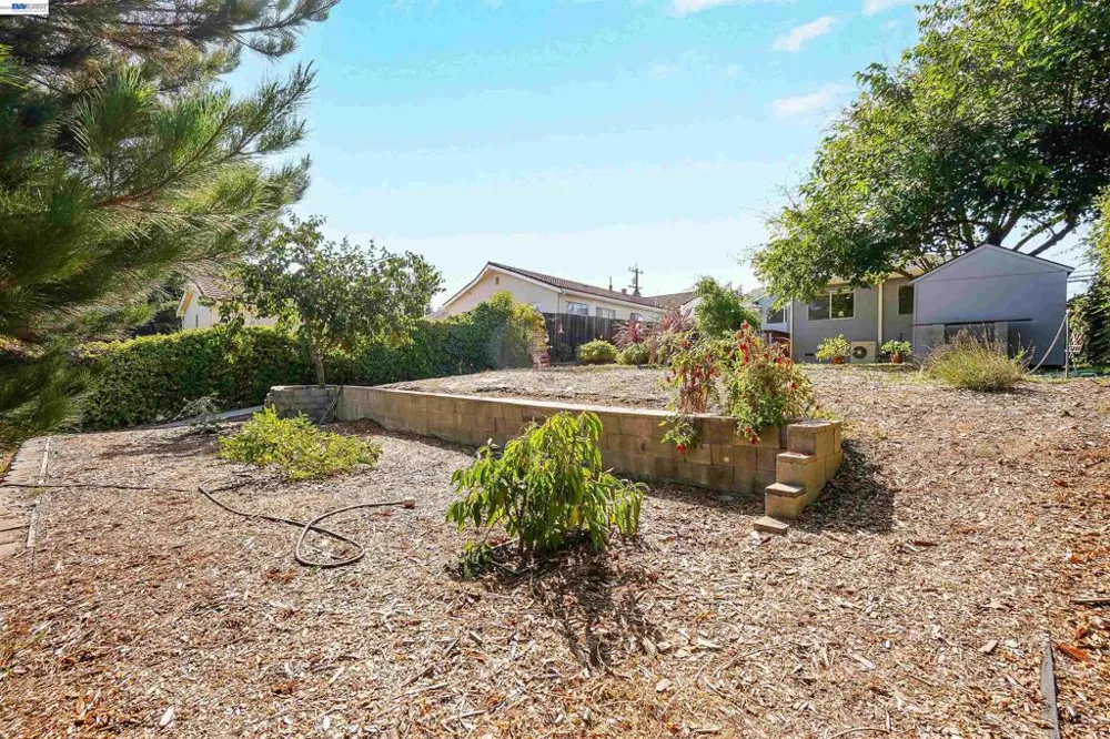 1620 East Ave Hayward, CA 94541