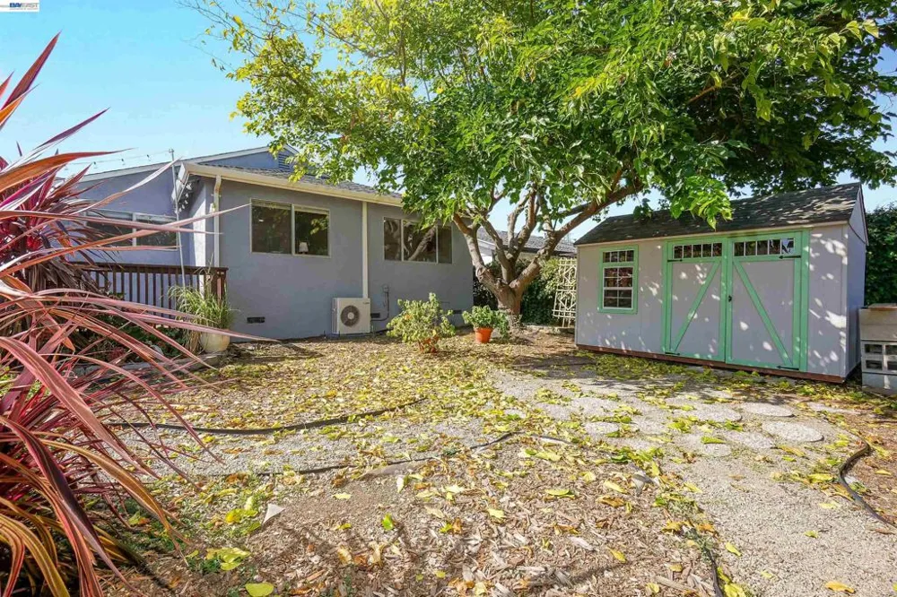 1620 East Ave Hayward, CA 94541