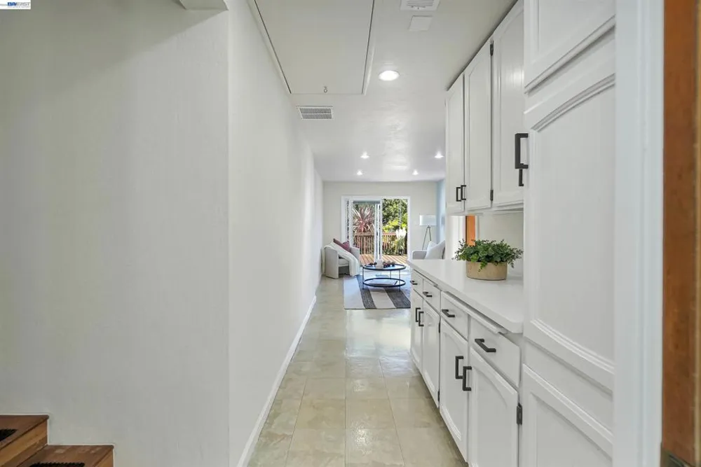 1620 East Ave Hayward, CA 94541