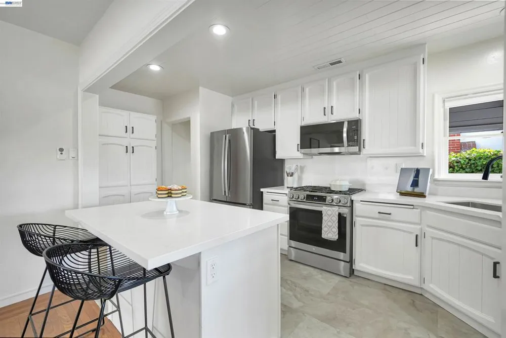1620 East Ave Hayward, CA 94541