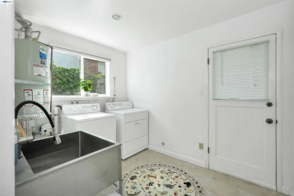 1620 East Ave Hayward, CA 94541