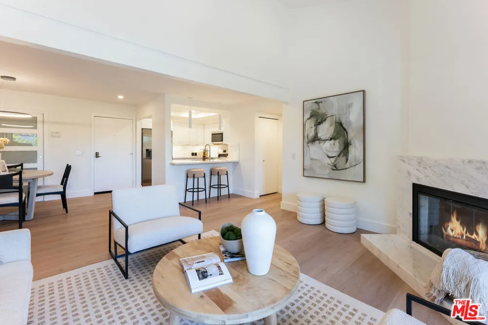 5800 Owensmouth Avenue #76 Woodland Hills, CA 91367