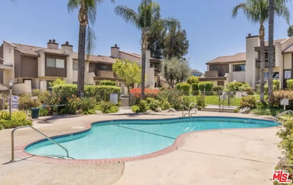 5800 Owensmouth Avenue #76 Woodland Hills, CA 91367