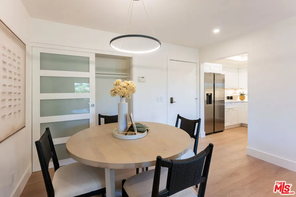 5800 Owensmouth Avenue #76 Woodland Hills, CA 91367