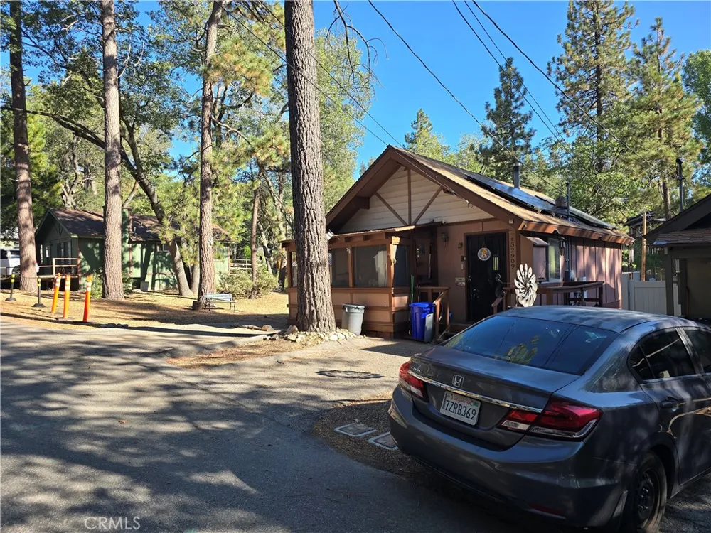 32909 Chipmunk Arrowbear, CA 92382