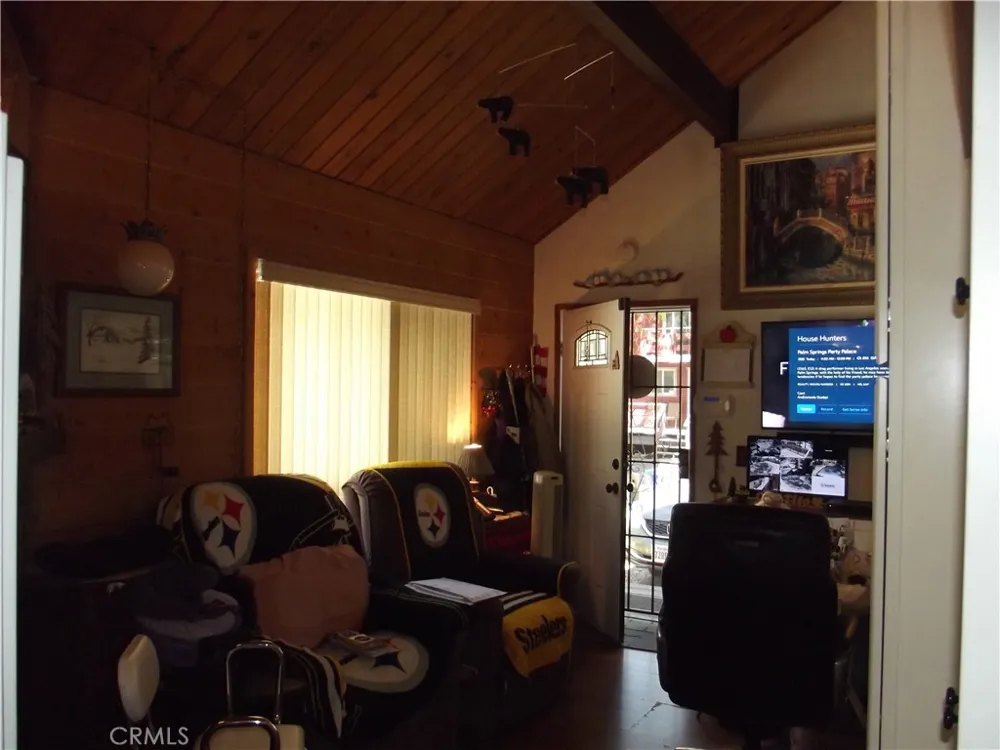 32909 Chipmunk Arrowbear, CA 92382