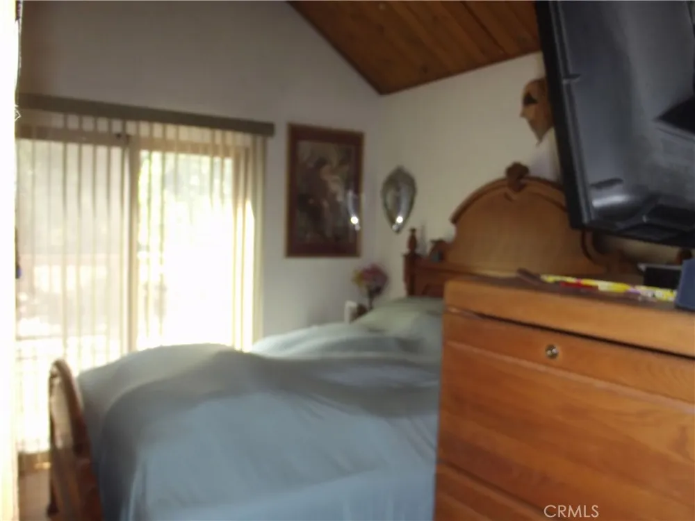 32909 Chipmunk Arrowbear, CA 92382