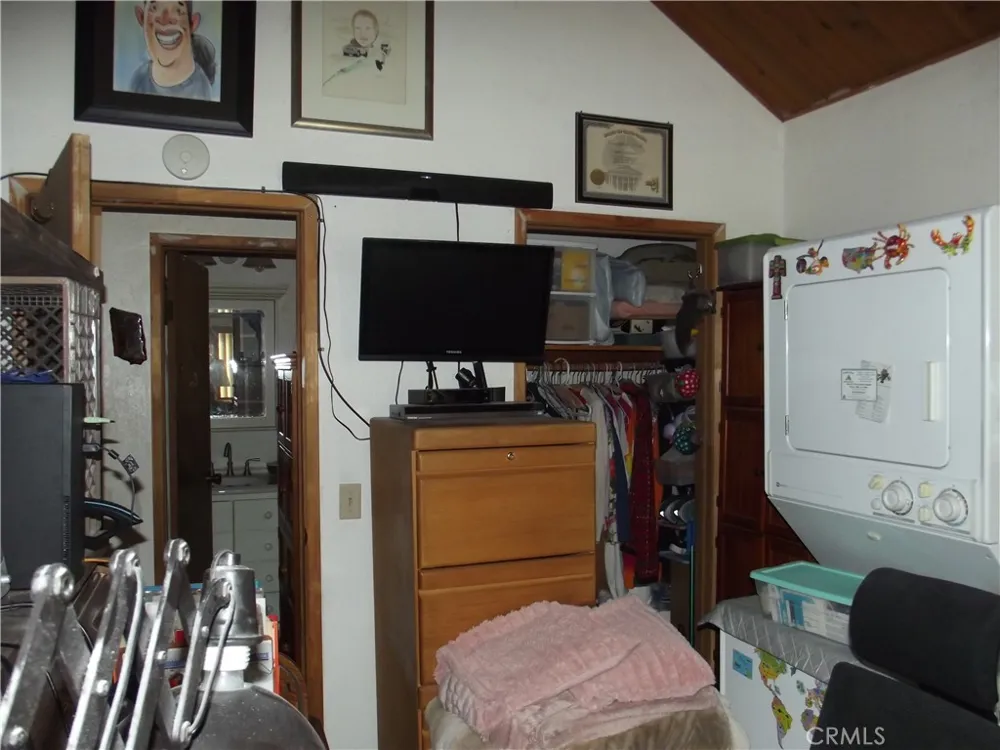 32909 Chipmunk Arrowbear, CA 92382