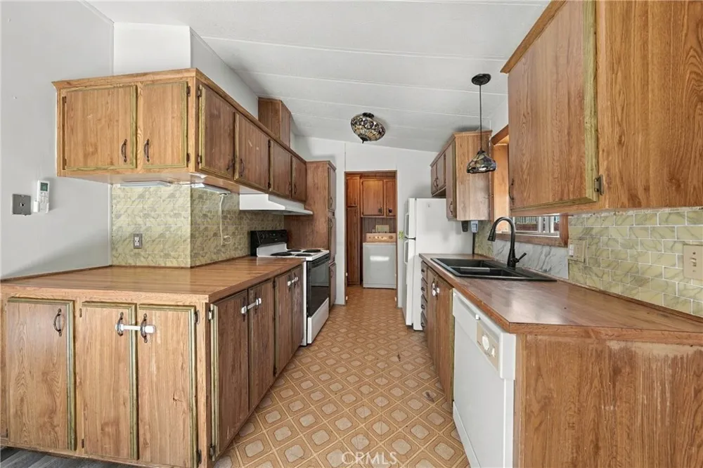 6968 Butte Nice, CA 95464