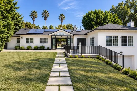 16633 Oak View Drive