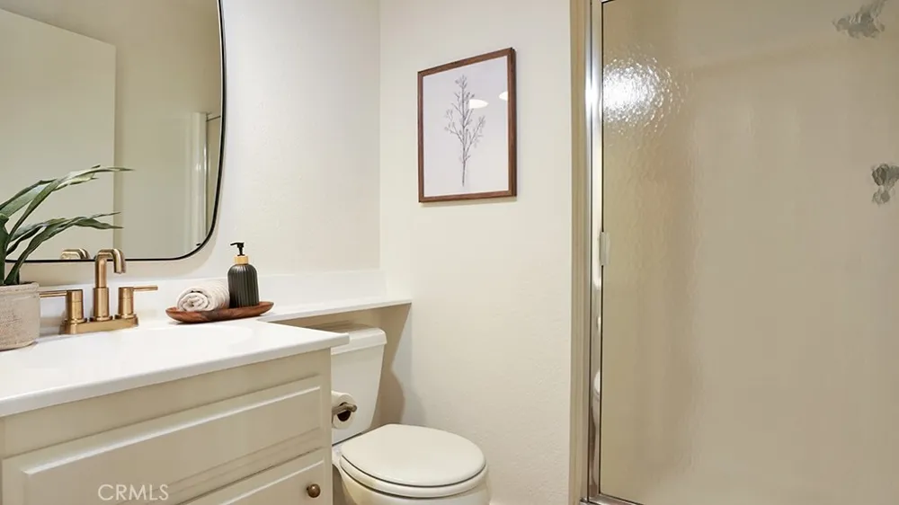 2184 Canyon #K Costa Mesa, CA 92627