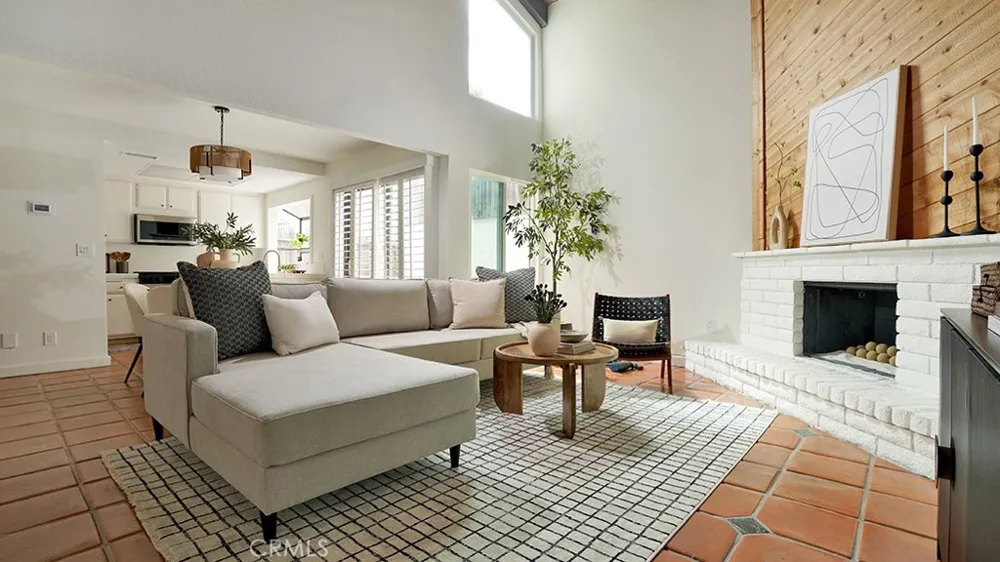 2184 Canyon #K Costa Mesa, CA 92627
