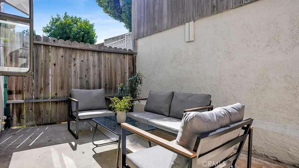 2184 Canyon #K Costa Mesa, CA 92627