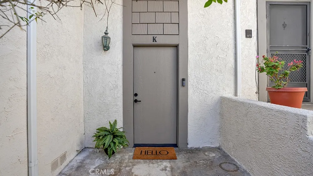 2184 Canyon #K Costa Mesa, CA 92627