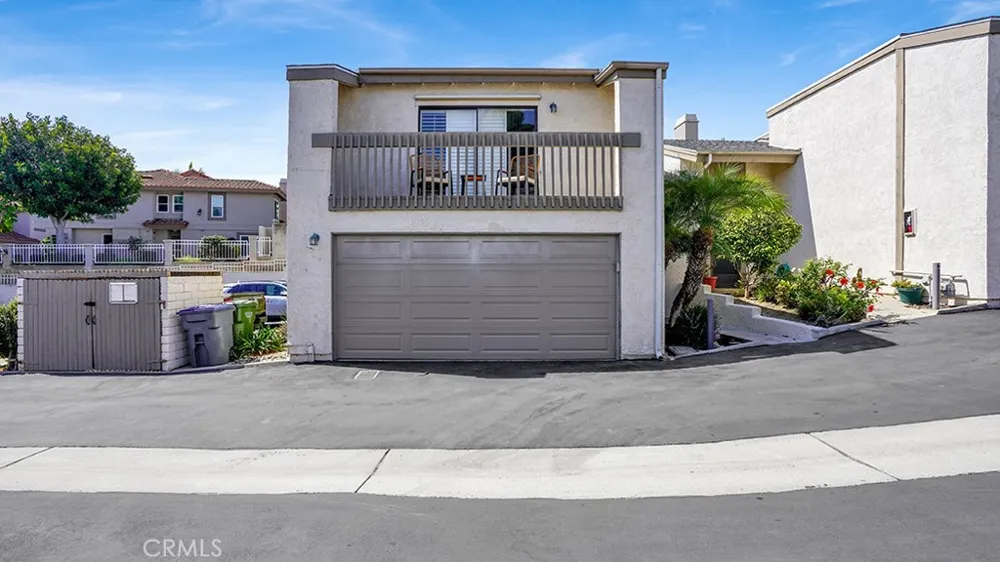2184 Canyon #K Costa Mesa, CA 92627