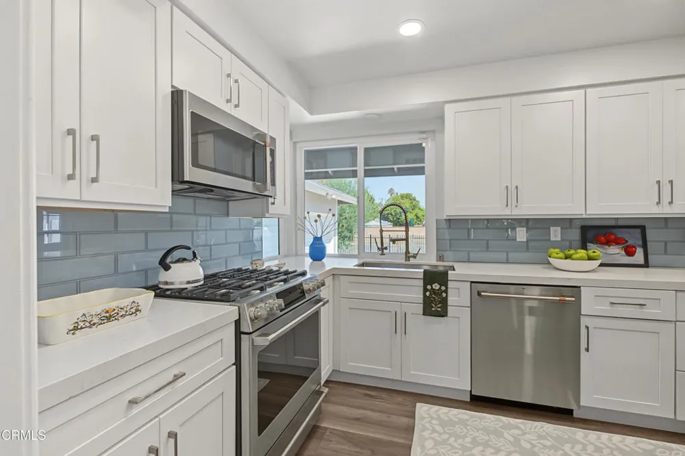 7643 Encino Avenue Northridge, CA 91325