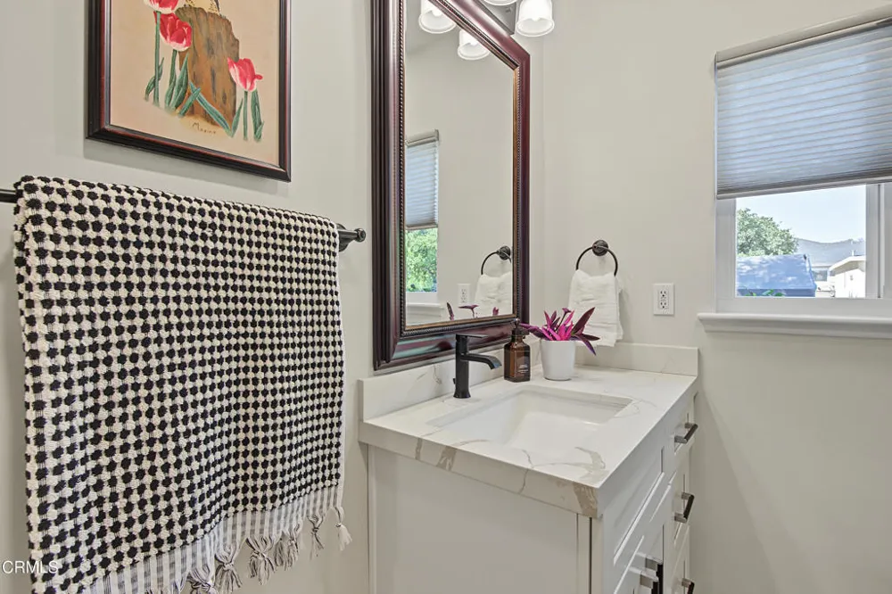 7643 Encino Avenue Northridge, CA 91325