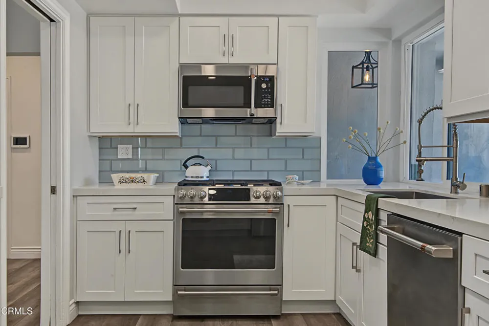 7643 Encino Avenue Northridge, CA 91325