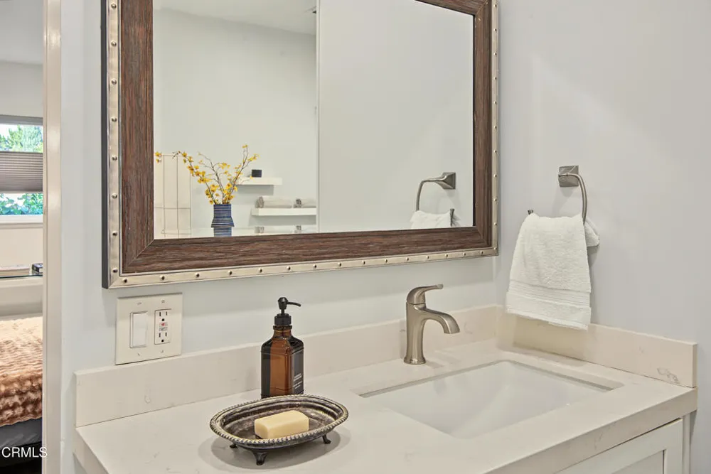7643 Encino Avenue Northridge, CA 91325