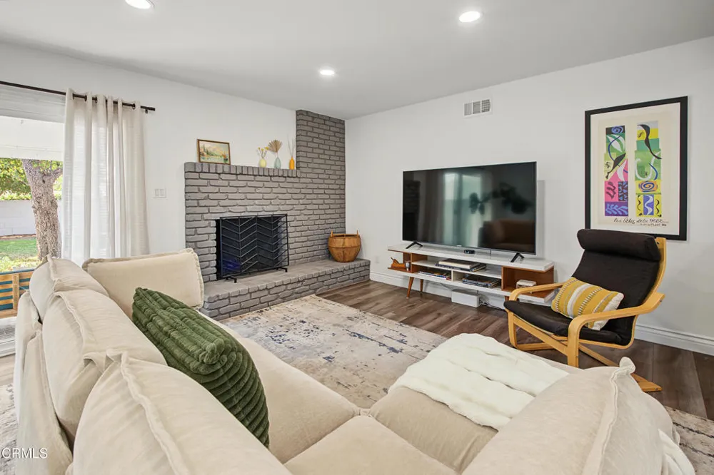 7643 Encino Avenue Northridge, CA 91325