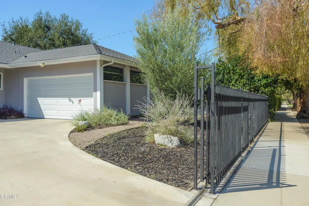 7643 Encino Avenue Northridge, CA 91325