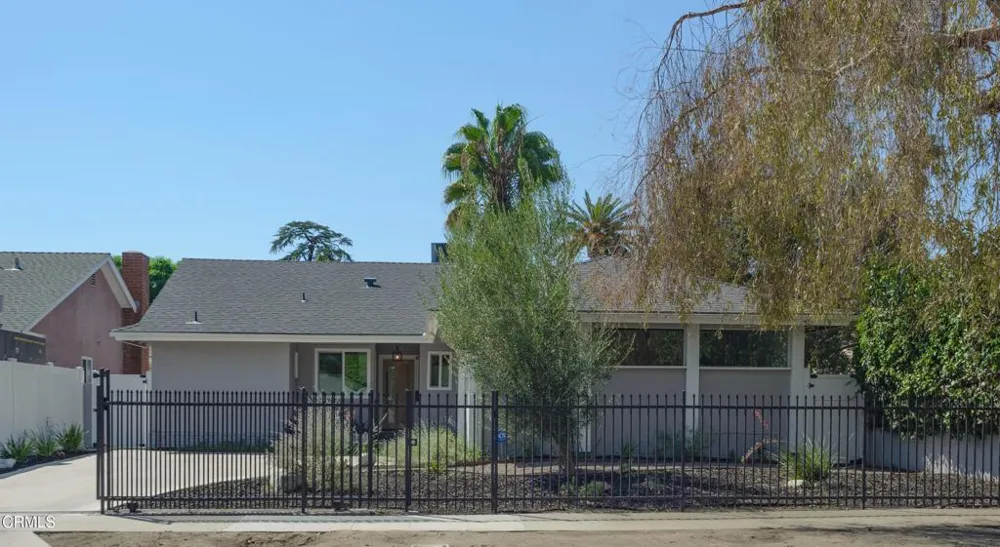7643 Encino Avenue Northridge, CA 91325