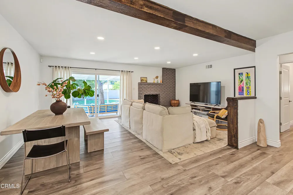 7643 Encino Avenue Northridge, CA 91325