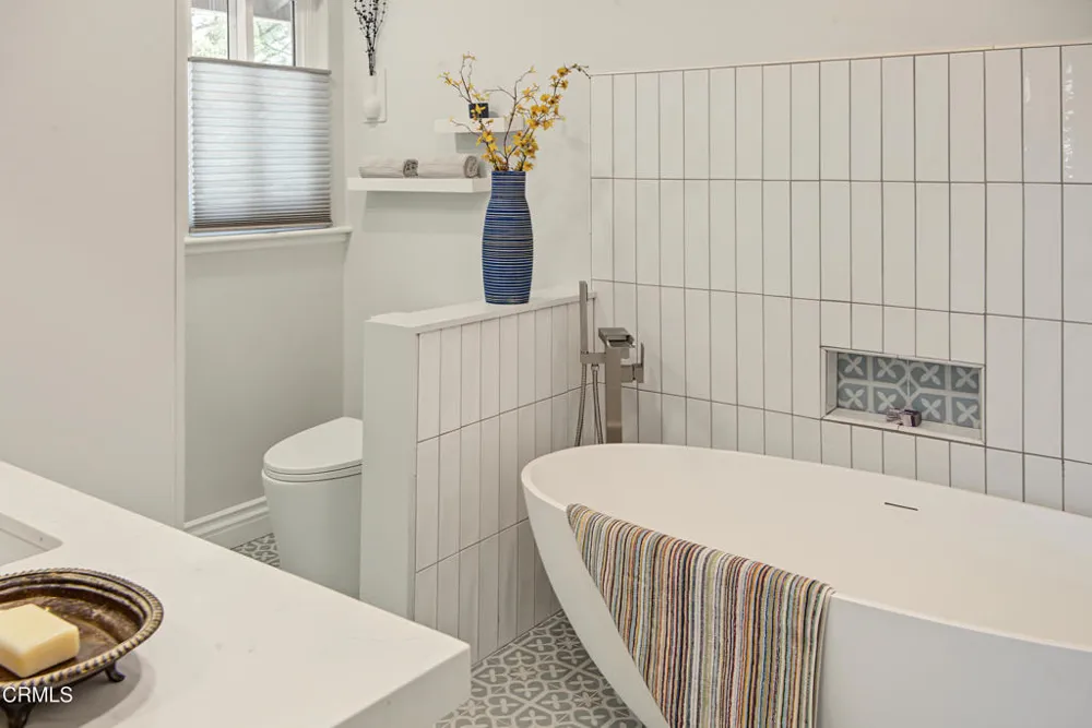 7643 Encino Avenue Northridge, CA 91325