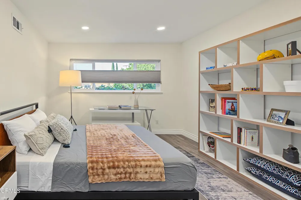 7643 Encino Avenue Northridge, CA 91325