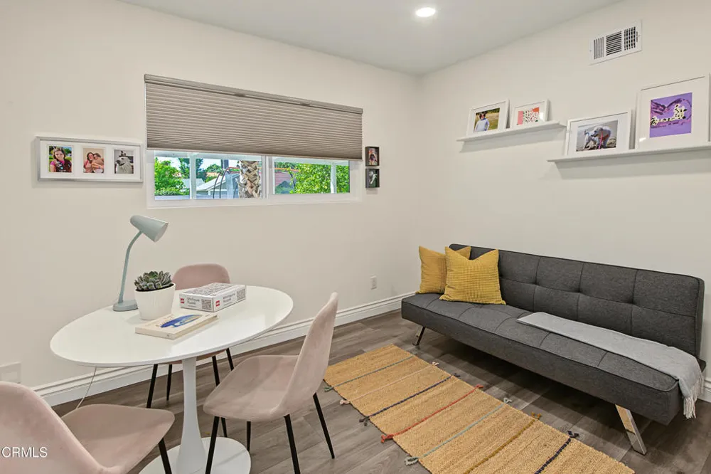 7643 Encino Avenue Northridge, CA 91325