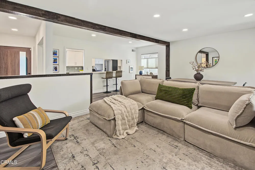7643 Encino Avenue Northridge, CA 91325
