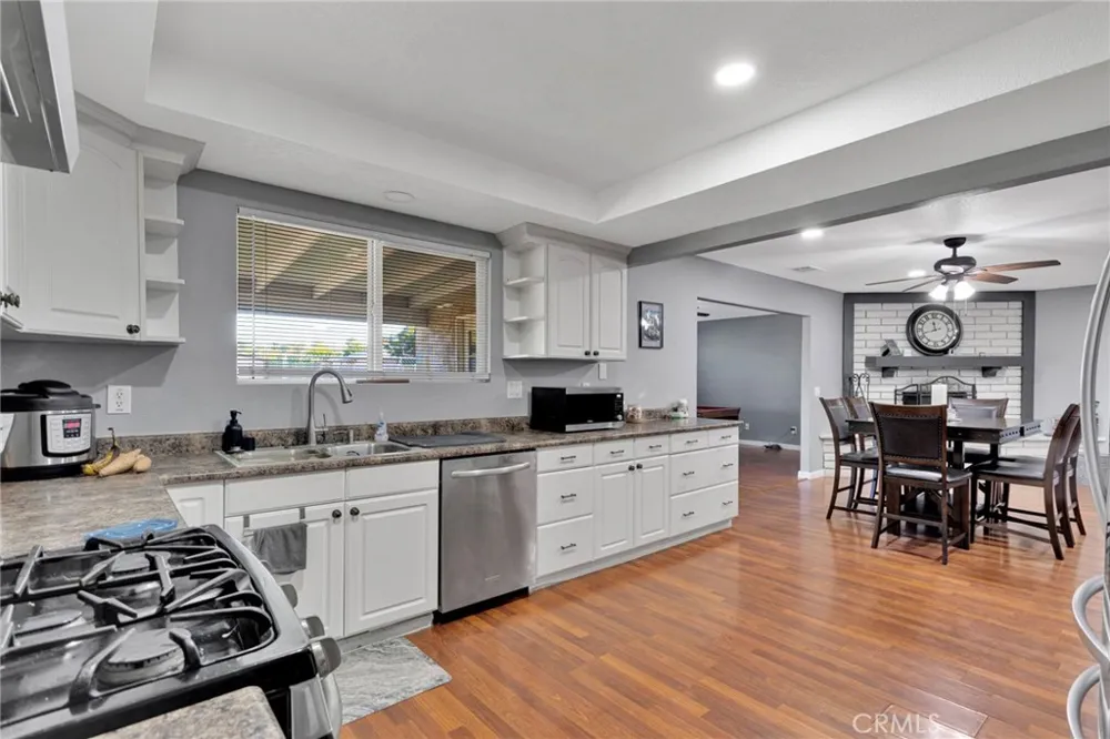 14657 Manzano Victorville, CA 92392