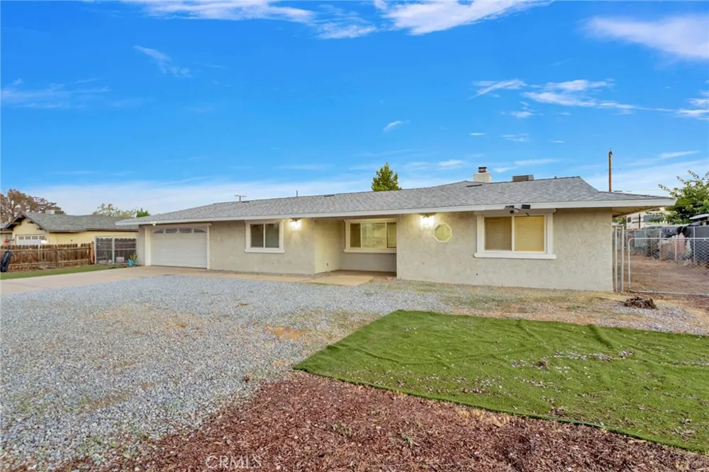14657 Manzano Victorville, CA 92392
