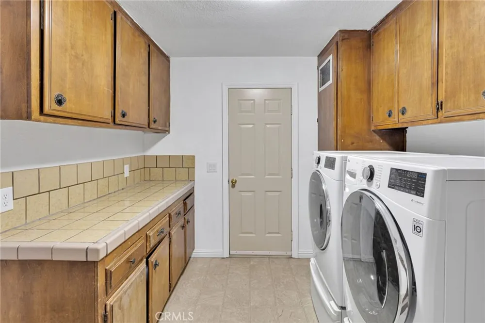 14657 Manzano Victorville, CA 92392